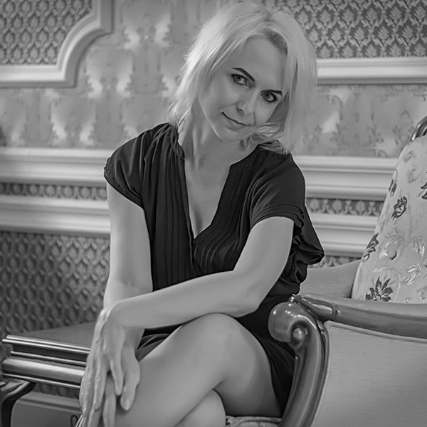 //ladyuniverse.net/wp-content/uploads/2017/01/miroslava-tsaneva.jpg